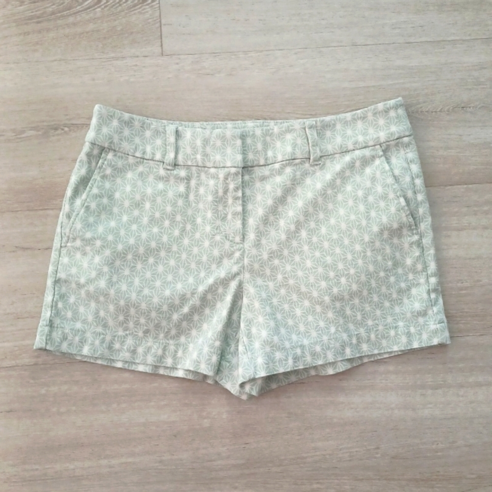 Loft  Women's 4" Short Size 4